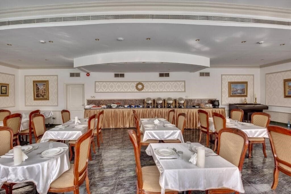 Фото Al Khalidiah Resort (ex. Villa Al Khalidiah Sharjah) 3*