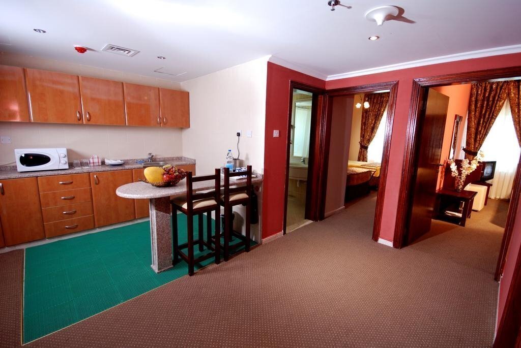 Изображение Al Bustan Tower Hotel Suites 4*