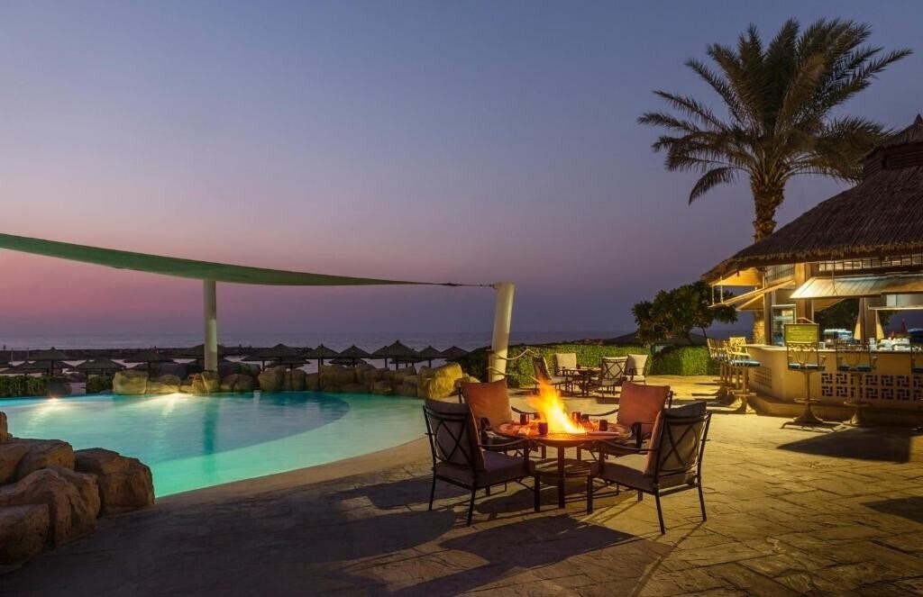 Изображение Coral Beach Resort Sharjah 4*