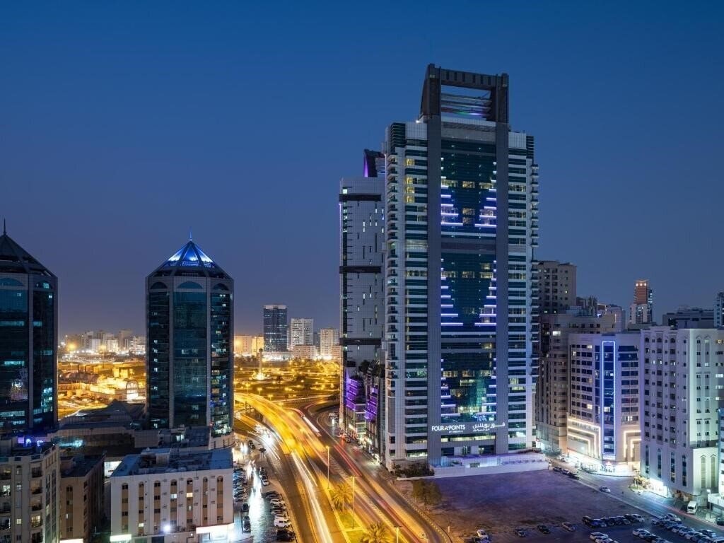 Отель Four Points By Sheraton Sharjah 4*