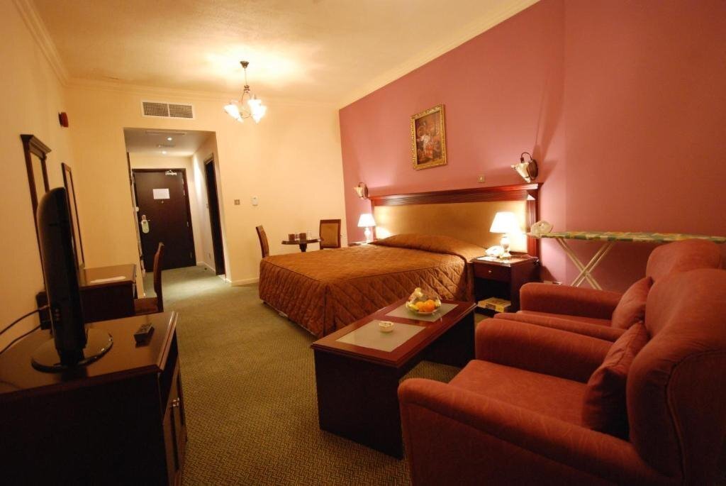 Al Bustan Hotel (ex. Al Bustan Beach Hotel) 4* фотосуреті