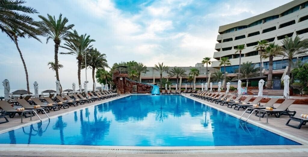 Фотография Occidental Sharjah Grand Hotel 4*