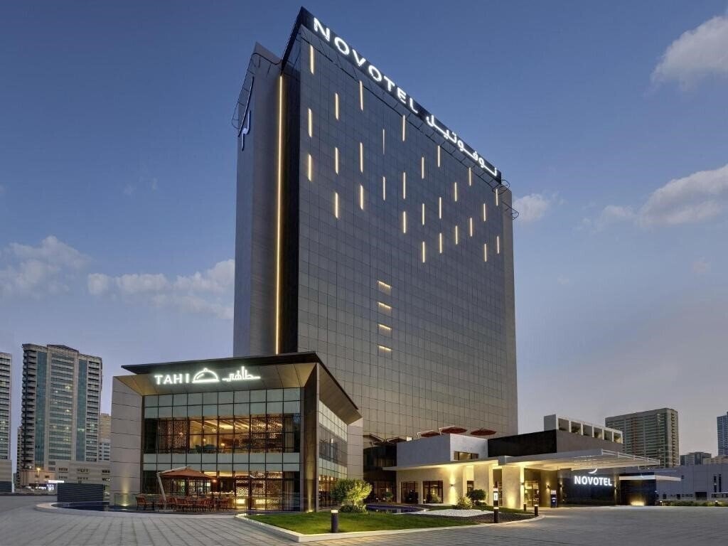 Отель Novotel Sharjah Expo Centre 4*