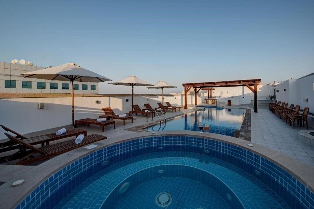 Center Hotel Sharjah 4* қонақ үйі