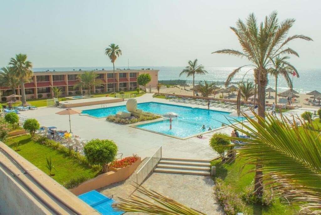 Отель Lou-Lou Beach Resort 3*