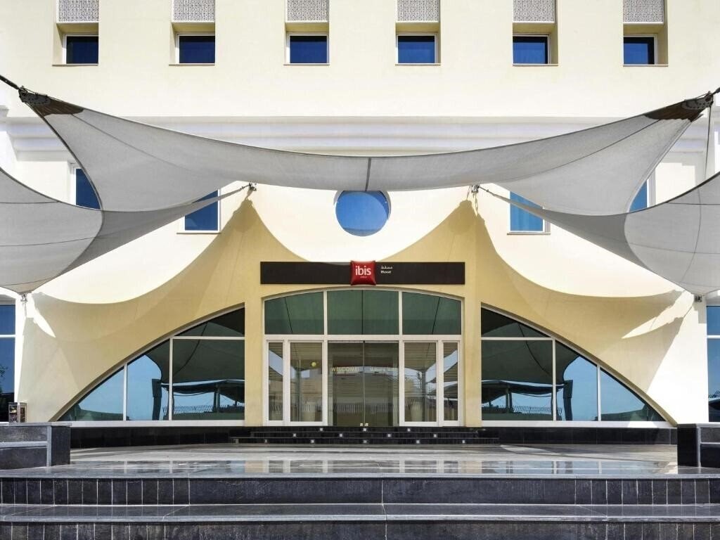 Отель Ibis Muscat 3*