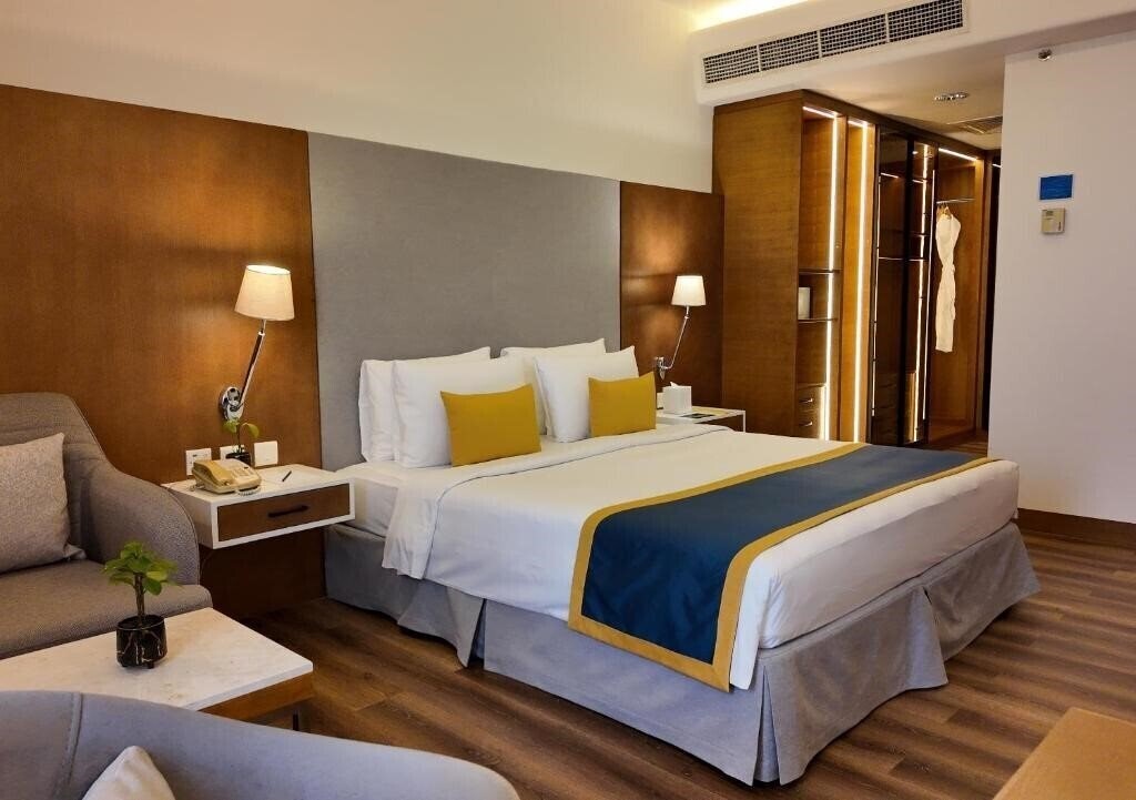 Фото Park Inn Muscat 4*