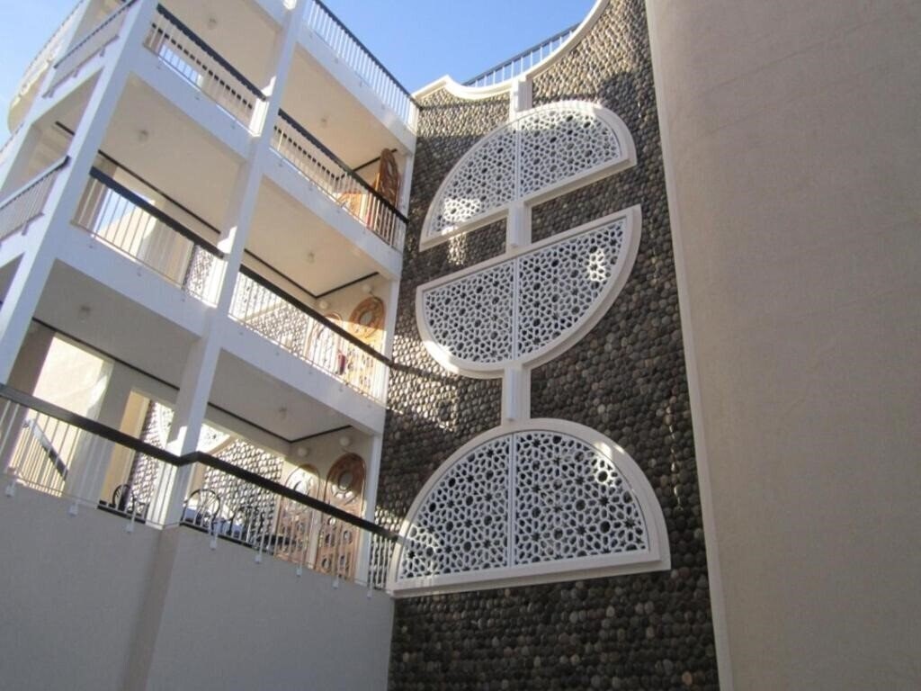 Фото Qurum Beach Hotel 3*