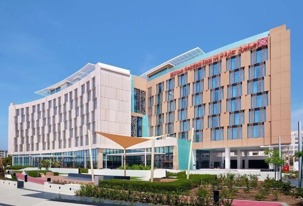 Отель Hilton Garden Inn 4*
