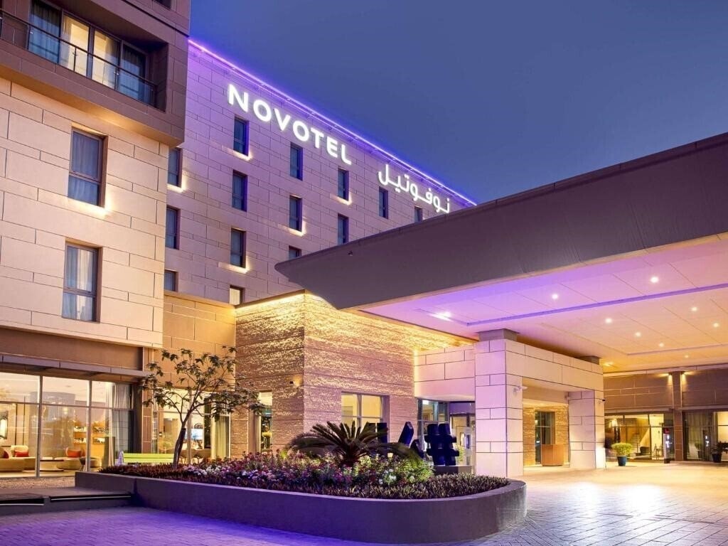 Отель Novotel Muscat Airport 4*