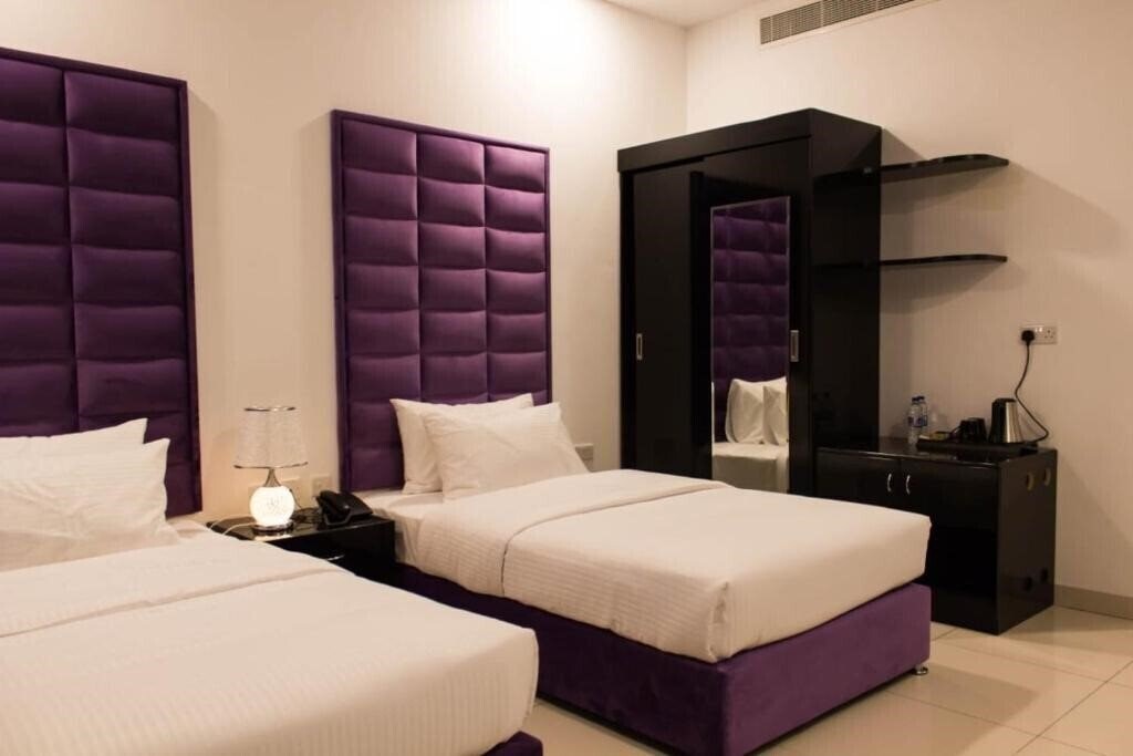 Parkside Plaza Hotel 3* қонақ үйі