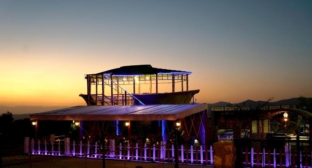 Картинка Jabal Al Akhdar Grand Hotel 2*