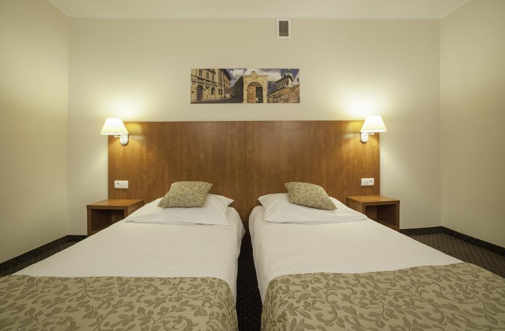 Best western отель в милане снаружи. Hotel major. Major italy. Hotel major. Ронки дей леджонари аэропорт.