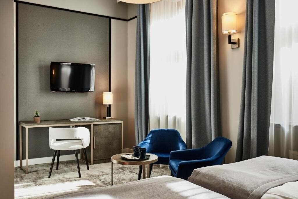 Unicus Hotel 4* фотосуреті