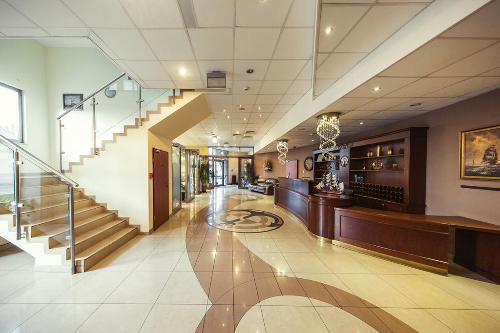 Отель Conrad 4*