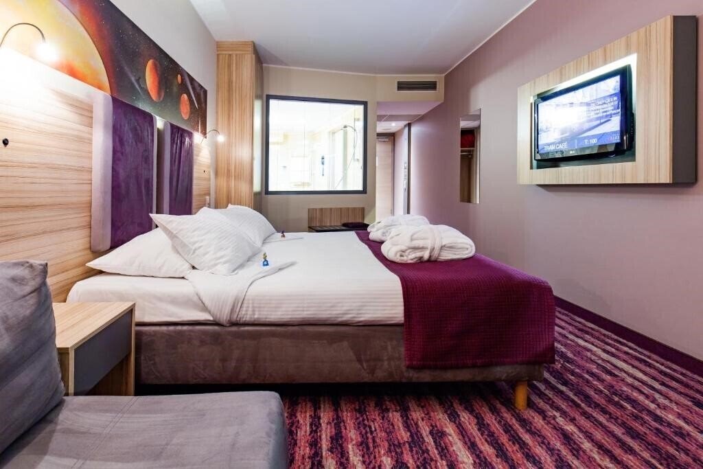 Hotel Galaxy Krakow 4* суреті