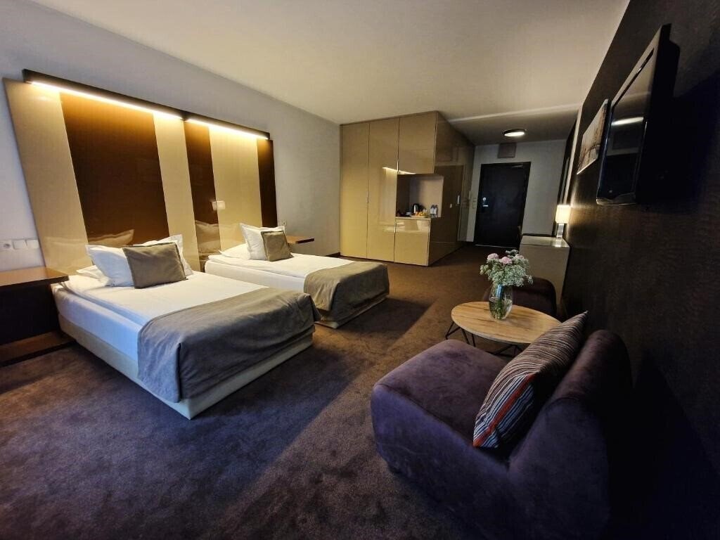 Фотография Platinum Palace Serviced Apartments Резиденция апартаменты