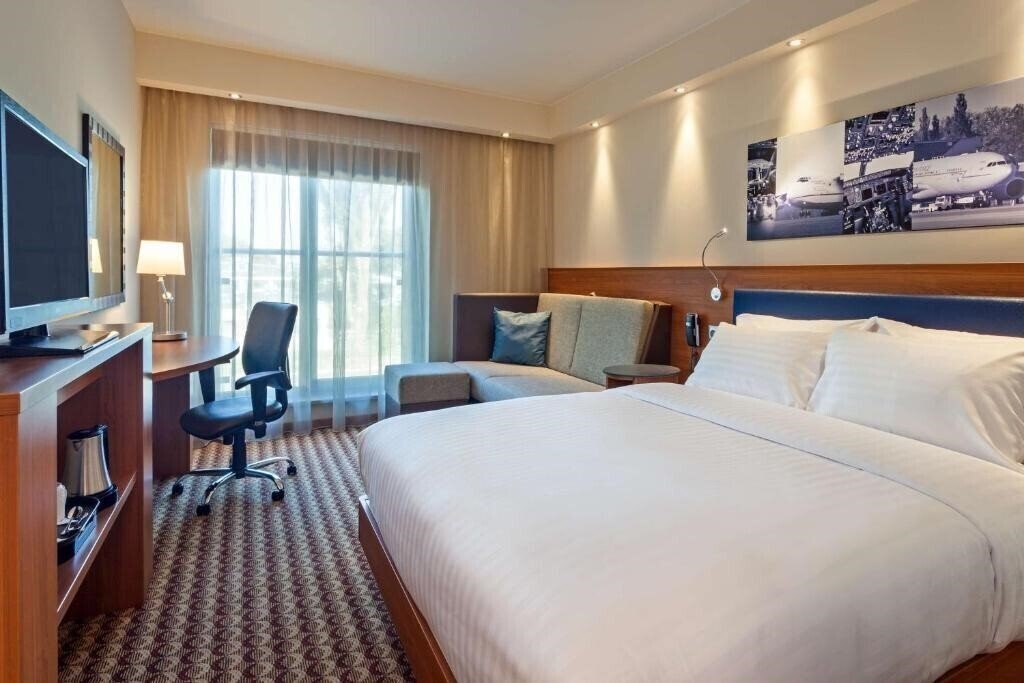 Картинка Hampton By Hilton Warsaw Airport 3*