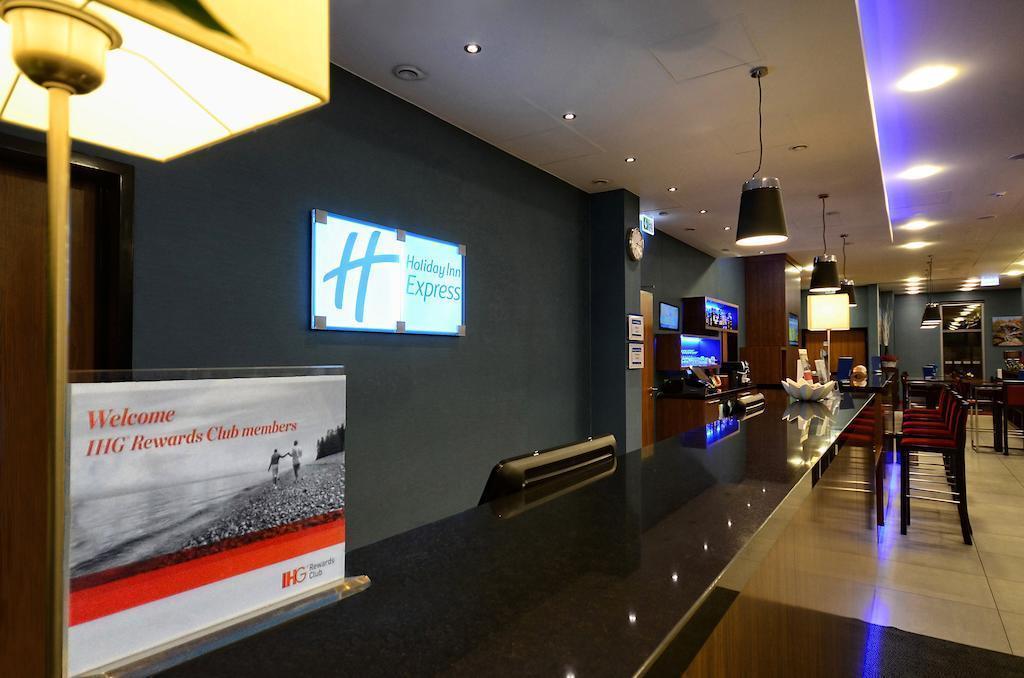 Картинка Holiday Inn Express Warsaw Airport 3*
