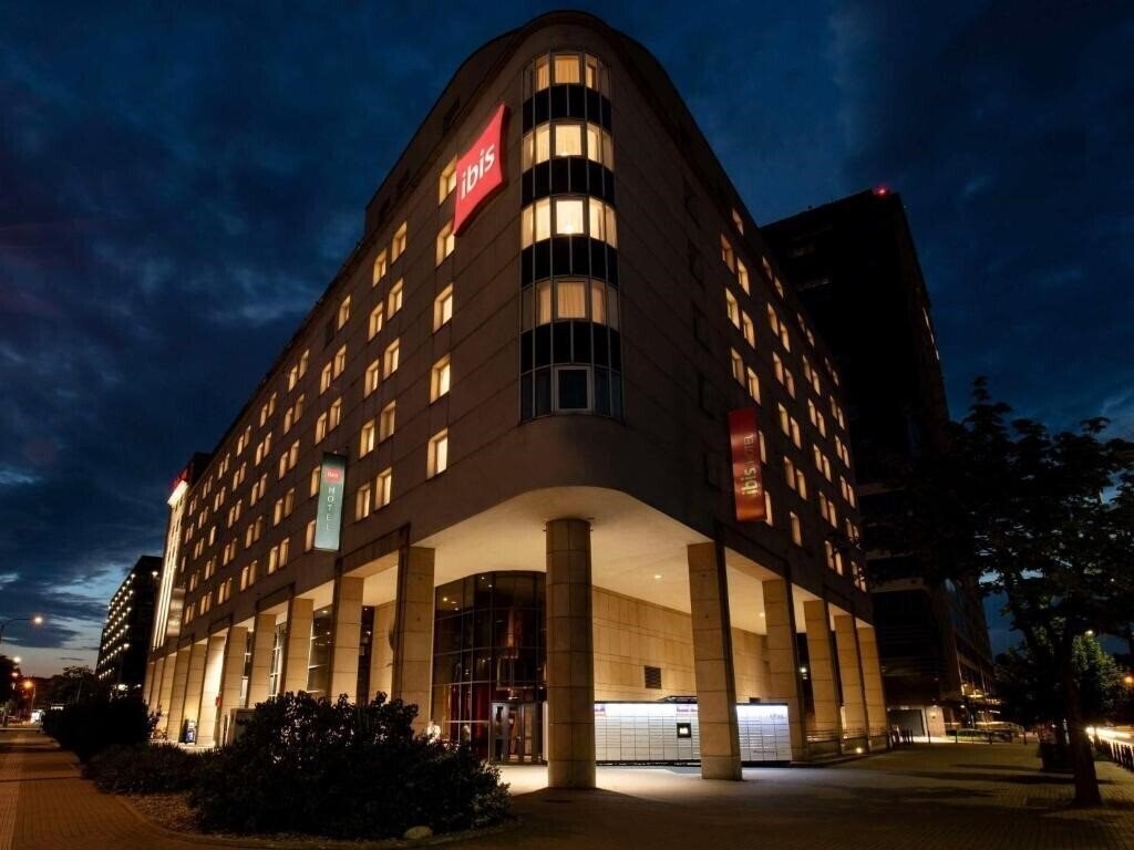 Ibis Hotel Stare Miasto Warszawa 2* қонақ үйі