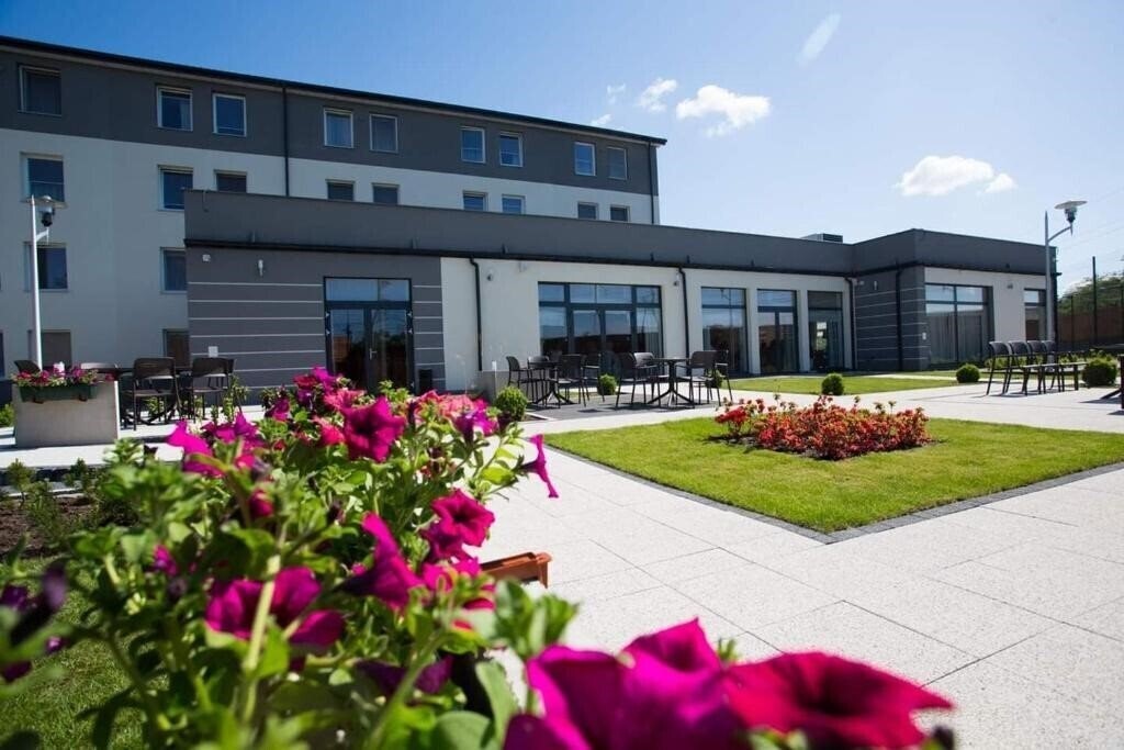 Отель Hotel Mazovia Airport Modlin (ex. Best Western Airport Modlin) 3*