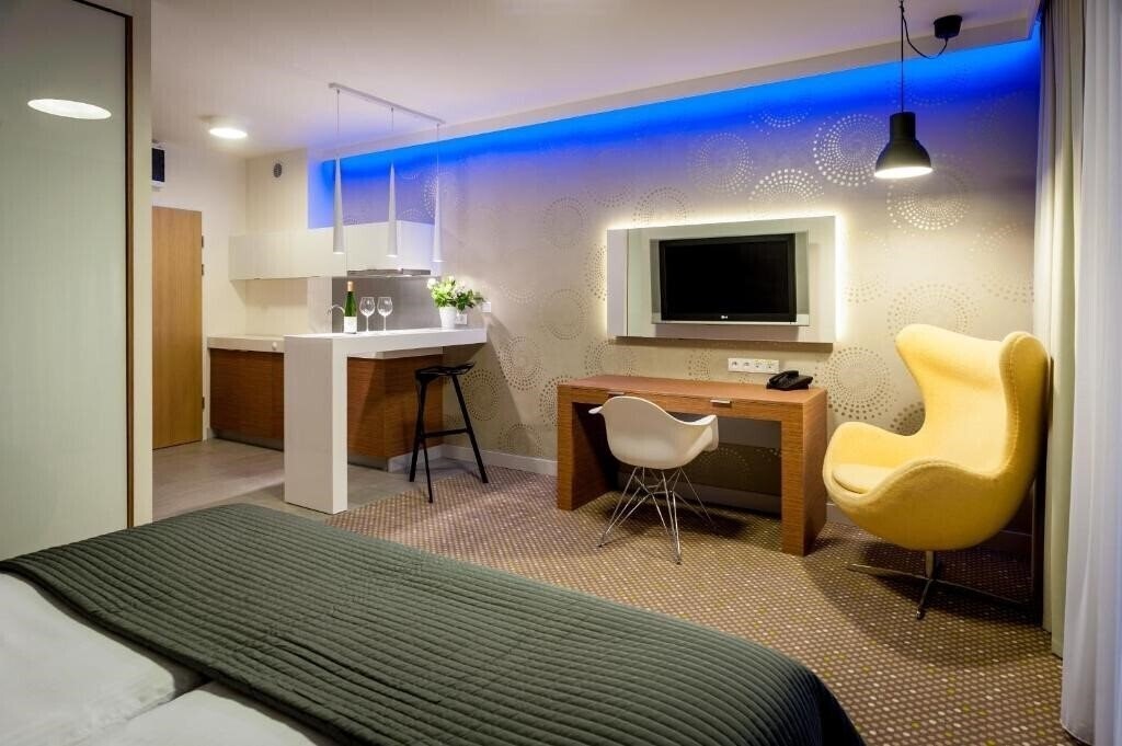 Invite 4* суреті