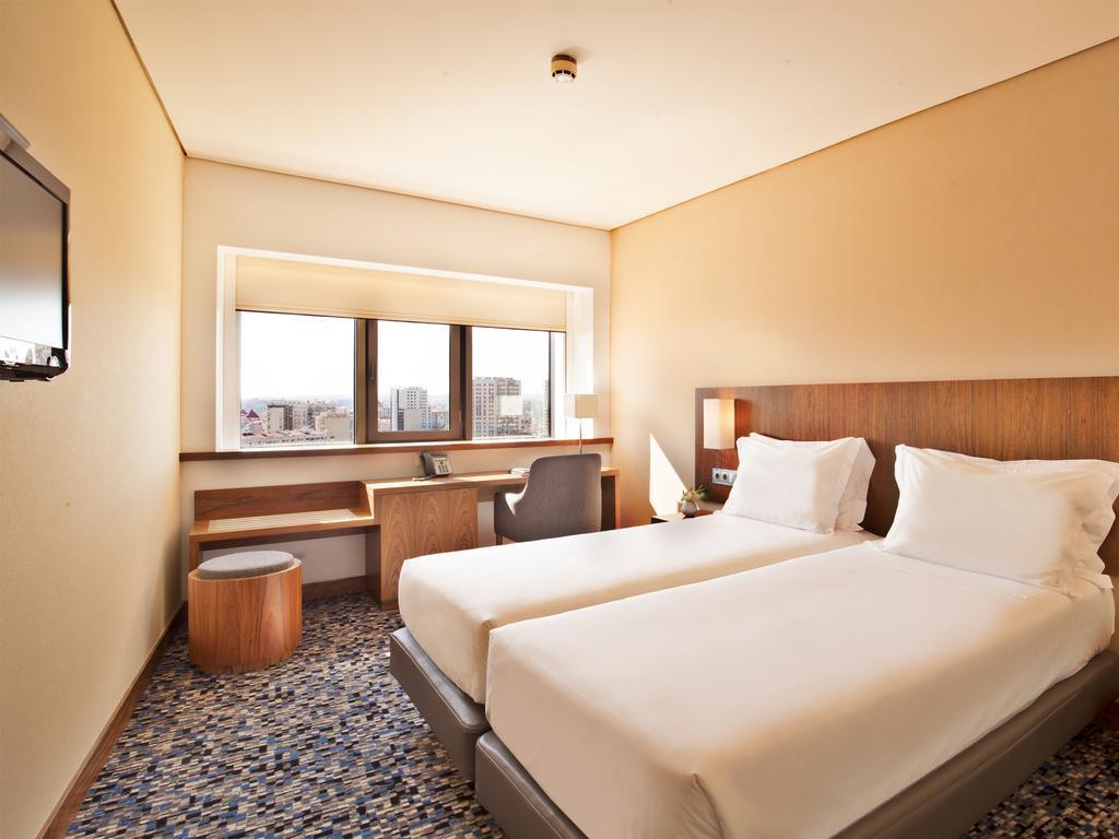 Отель Altis Park 4*