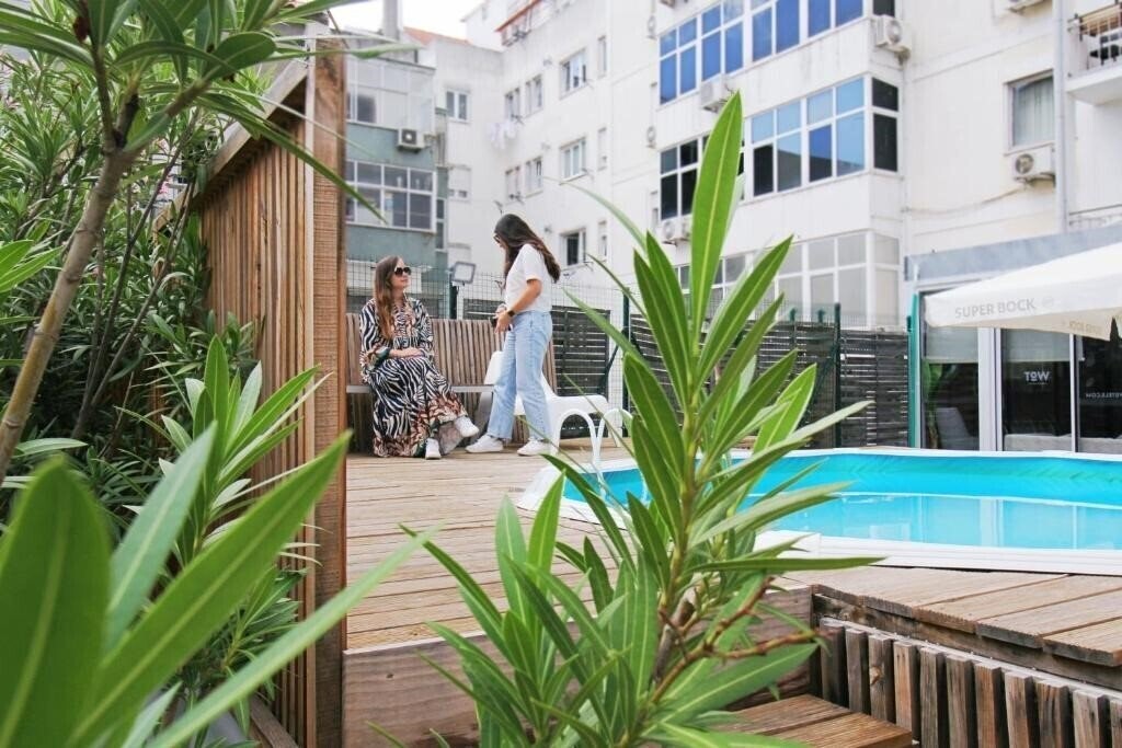 Отель Wot Lisbon Nomad 2*