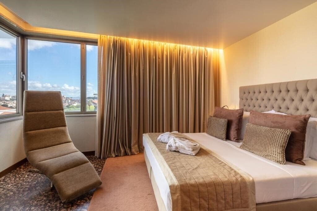 Neya Lisboa 4* суреті
