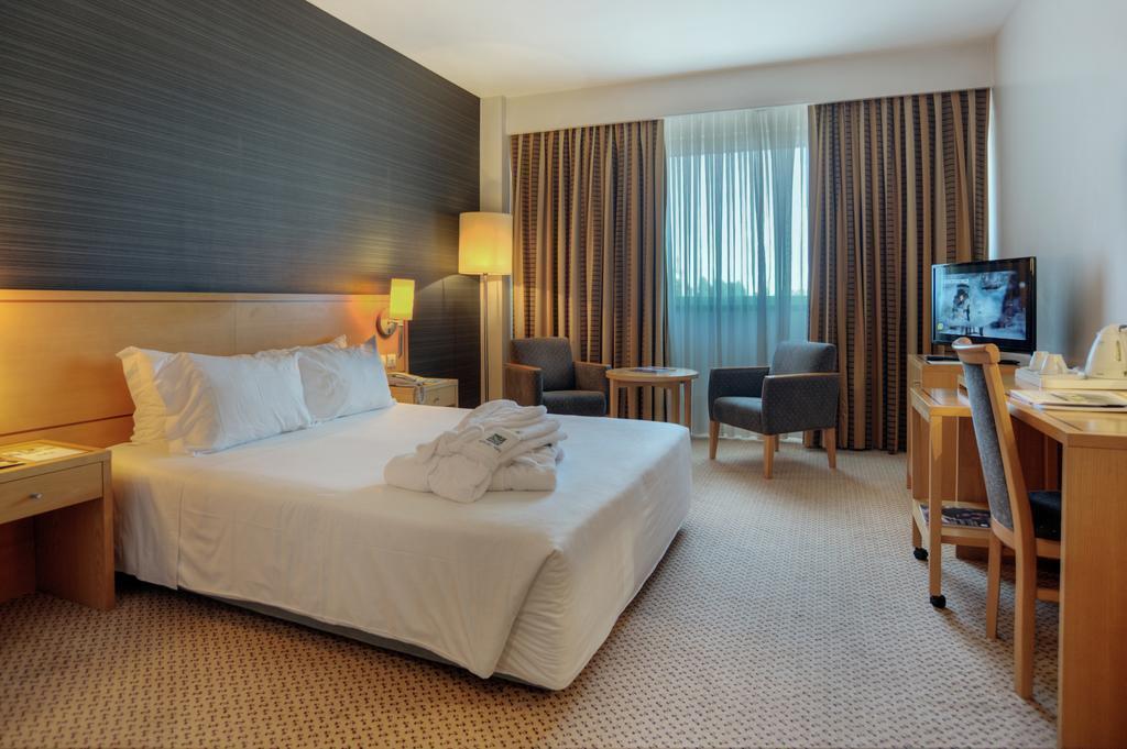 Отель Quality Inn Portus Cale 4*