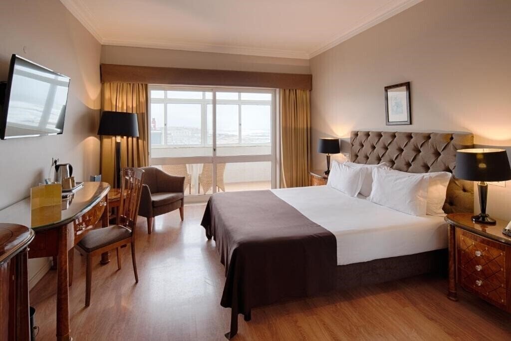 Отель Golden Tulip Porto Gala 4*