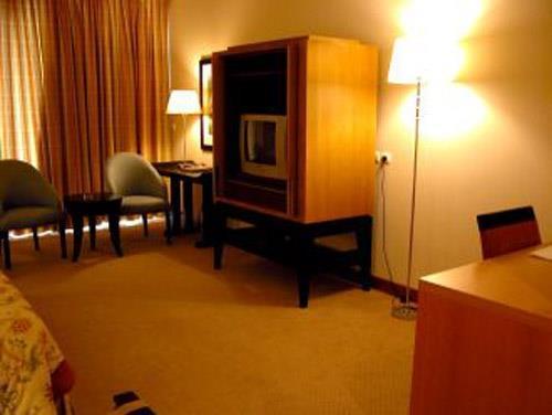 Фото Royal Garden Hotel 4*