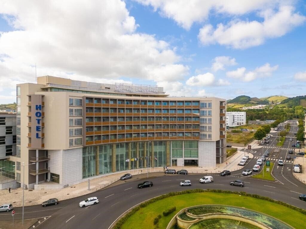 Отель Vip Executive Azores 4*