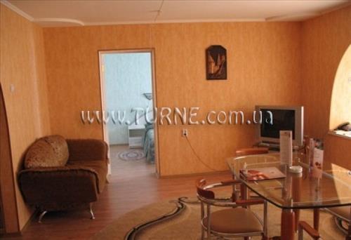 Отель Twins Apart Hotel 4*