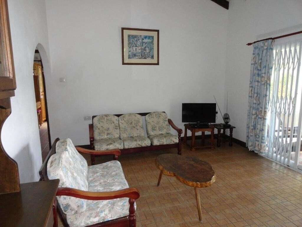 Lazare Picault 2* суреті