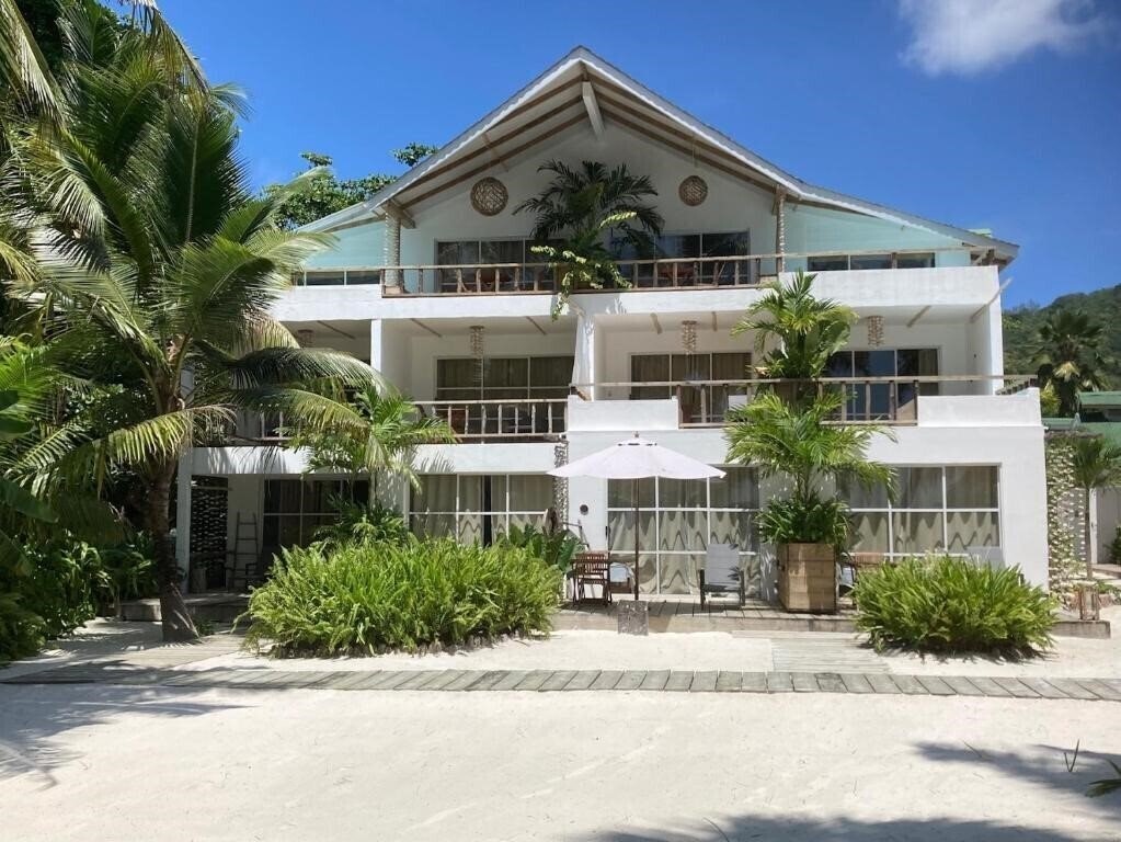 Bliss Hotel Praslin 3* суреті