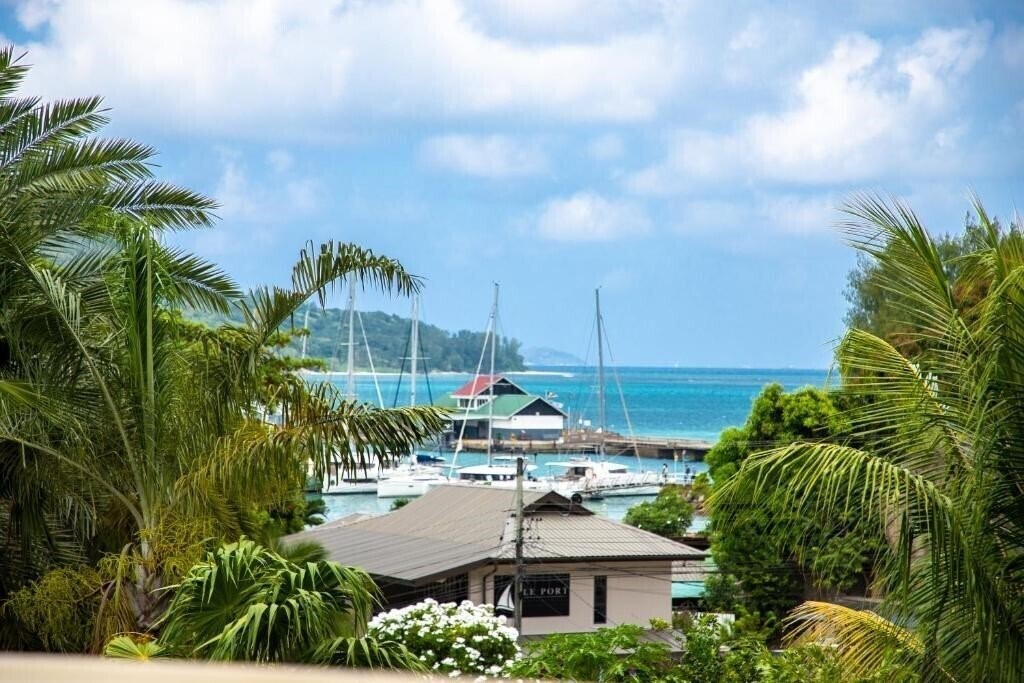 Cavern Apartments 4* суреті