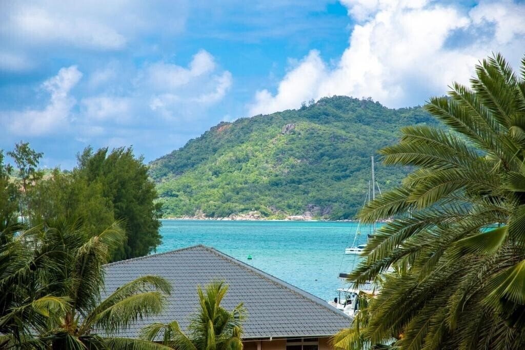 Cavern Apartments 4* суреті