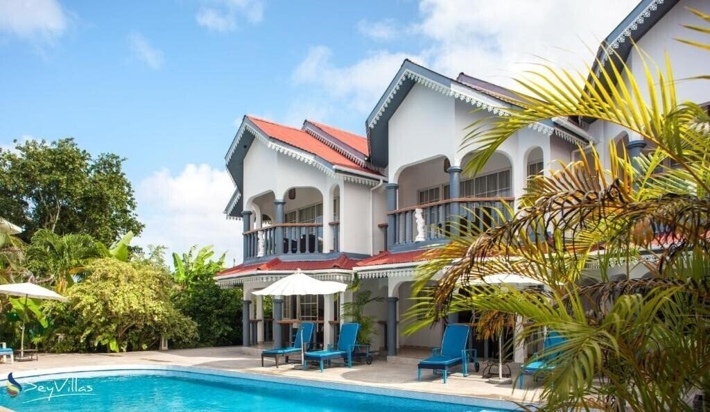 Chateau Sans Souci 4* фотосуреті