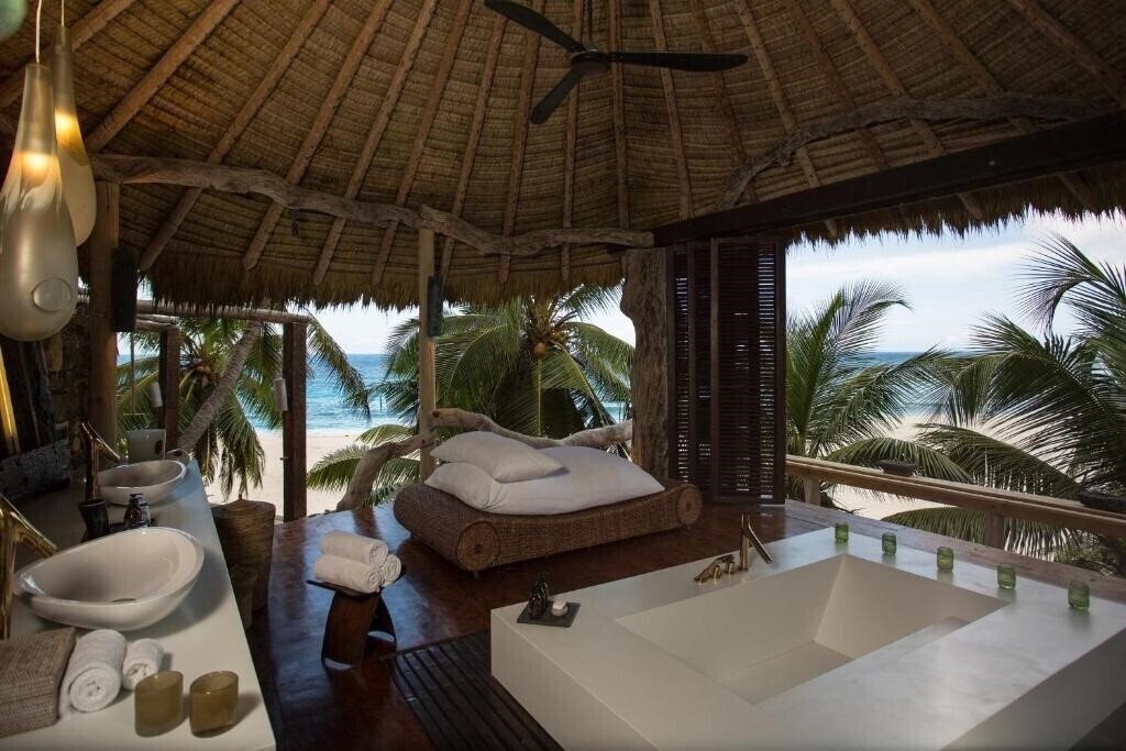 Фотография North Island - Seychelles 5*