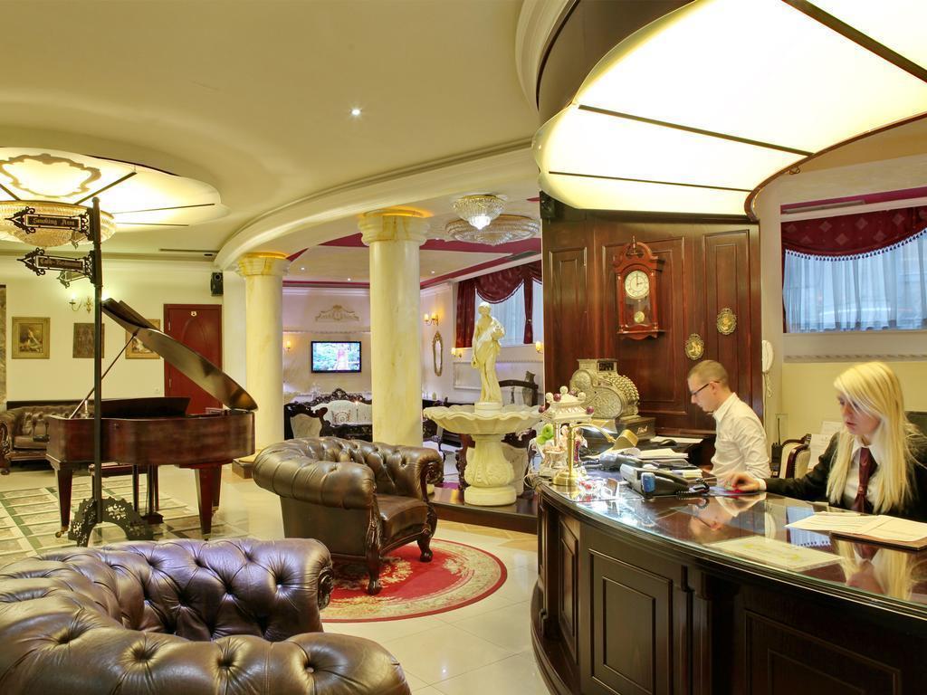 Queen?S Astoria Design Hotel 4* қонақ үйі