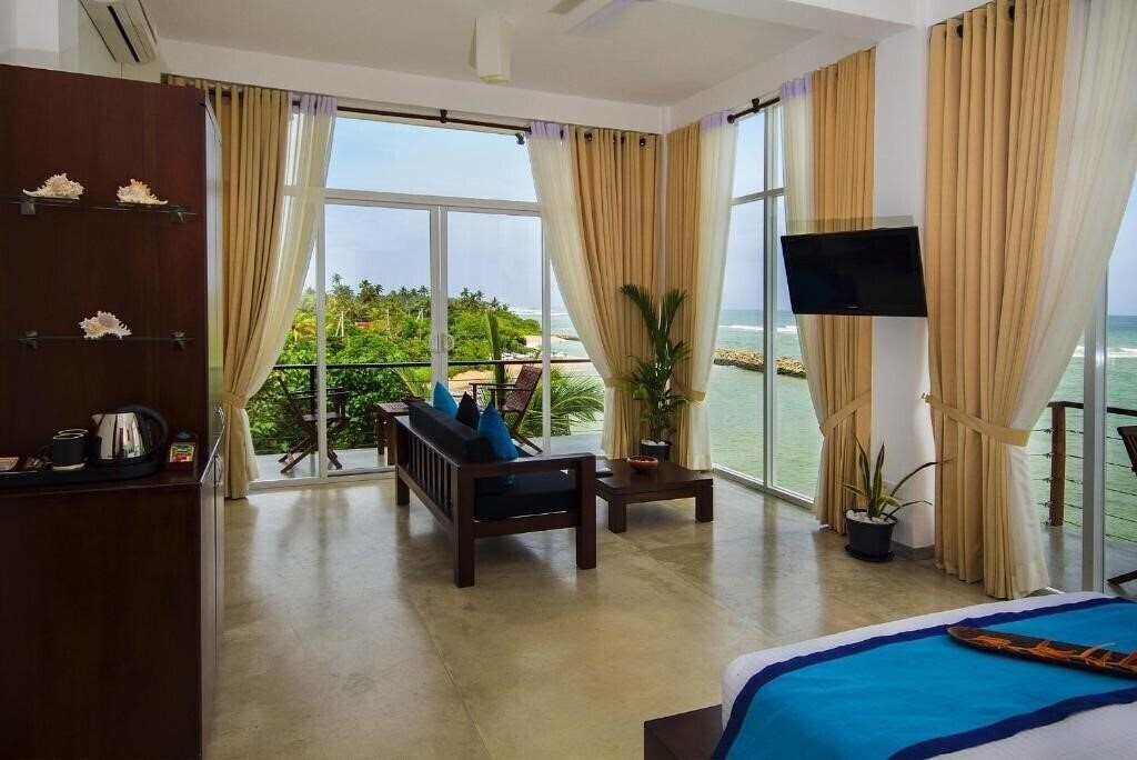 Garton's Cape 4* суреті