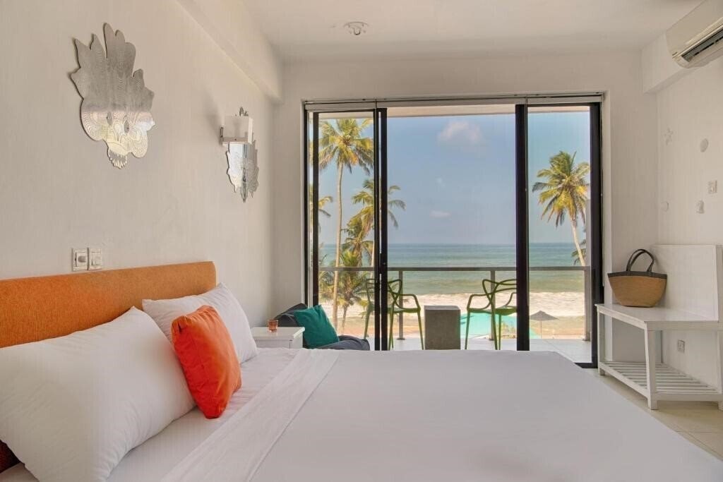 Фото Hotel J Ambalangoda 3*