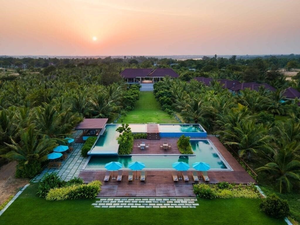 Отель Aprota Villas Arugambay 5*