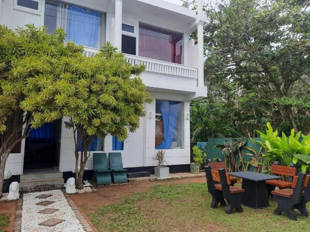 New White Surfing Habaraduwa 1* қонақ үйі