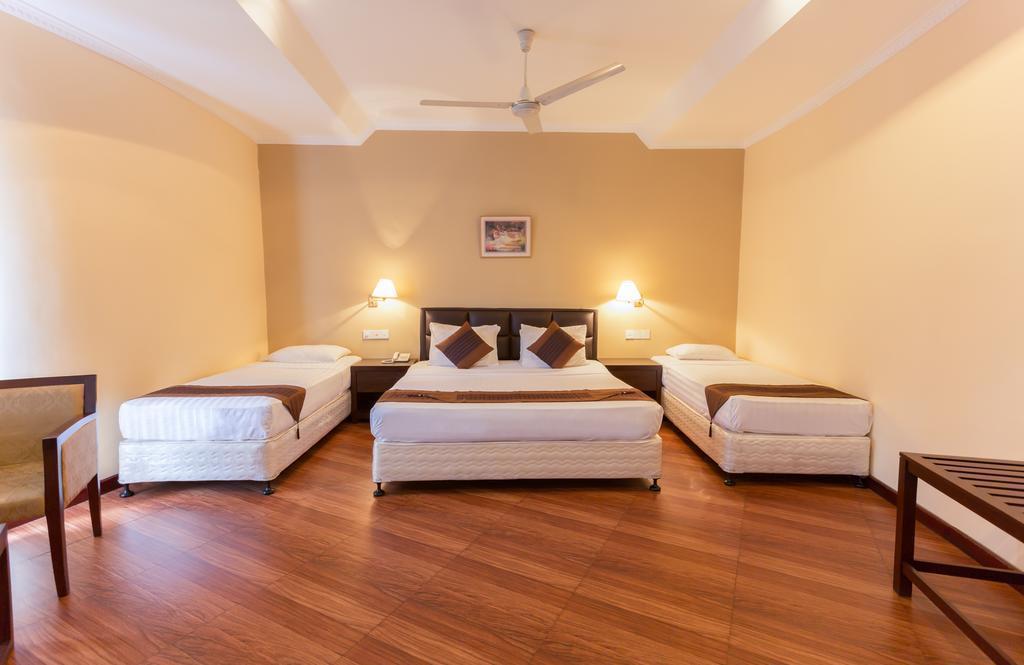 Devon Hotel 3* фотосуреті