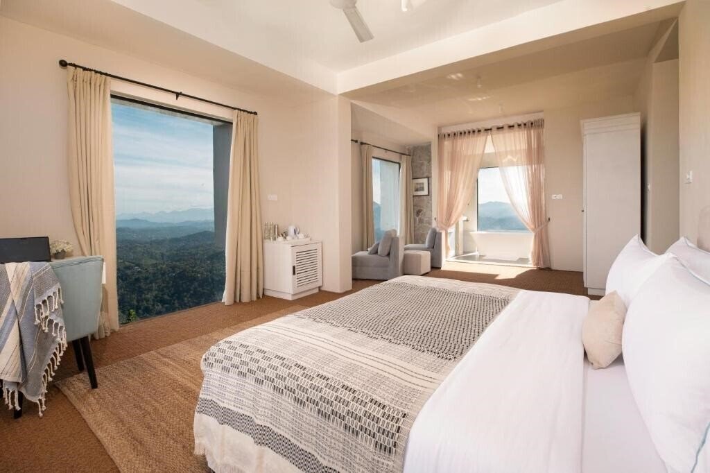 Фотография W15 Ambuluwawa 5*