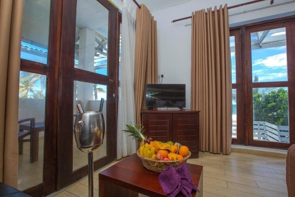 Фото Avenra Beach Hotel 4*