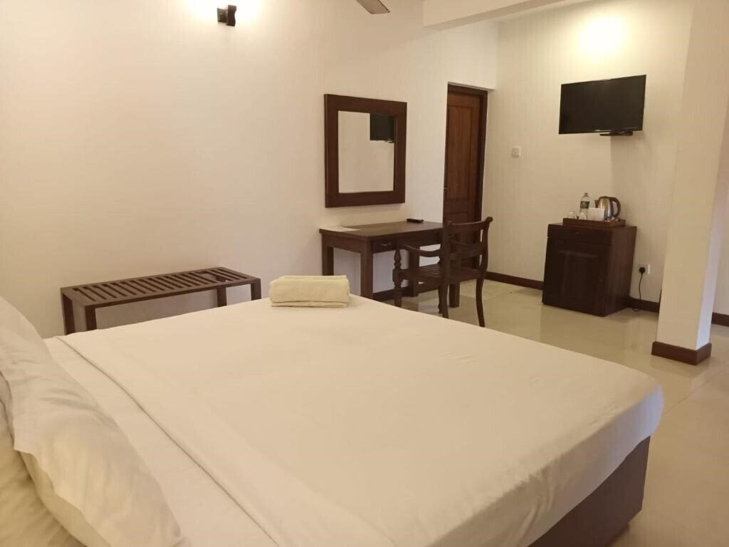 Hikka Sandy Pearl Beach Resort (ex. Fnr Villa) 3* суреті