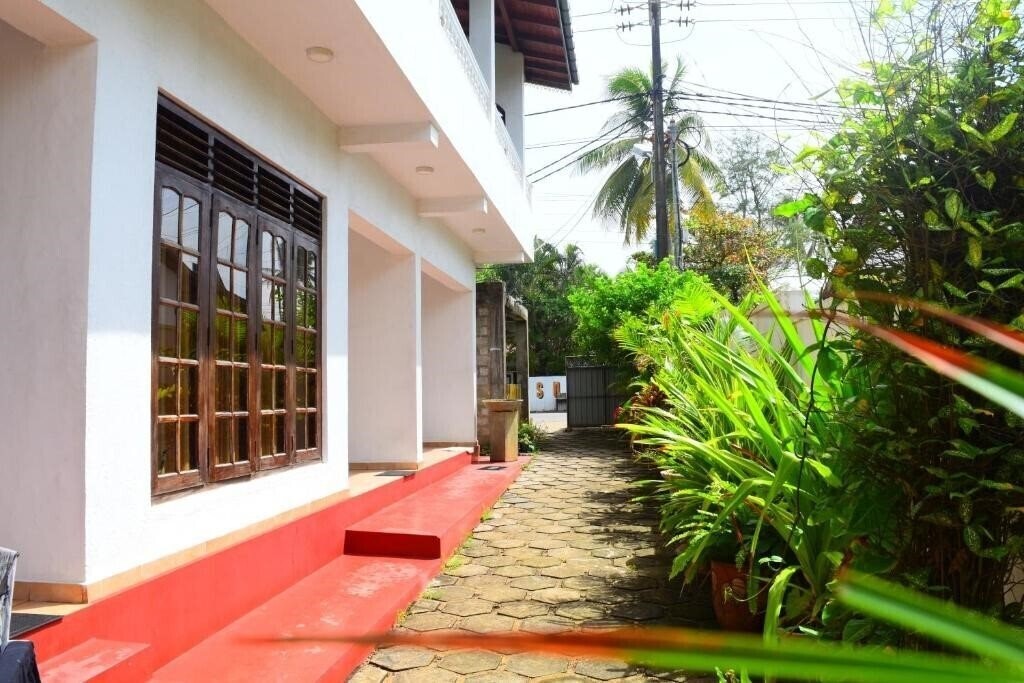 Отель Royal Guest House 1*